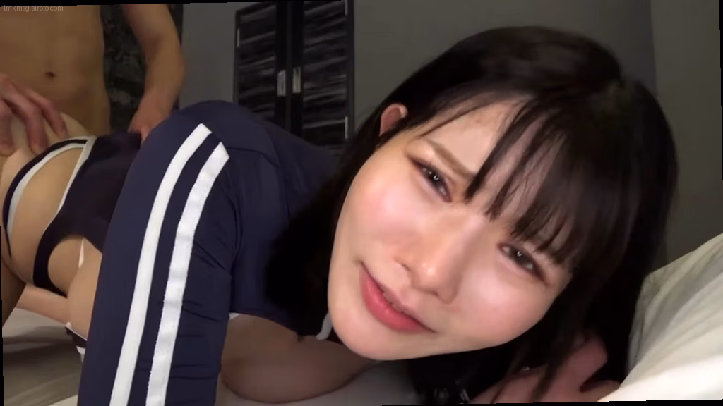 シーン2：エロコスチュームの着替え 3