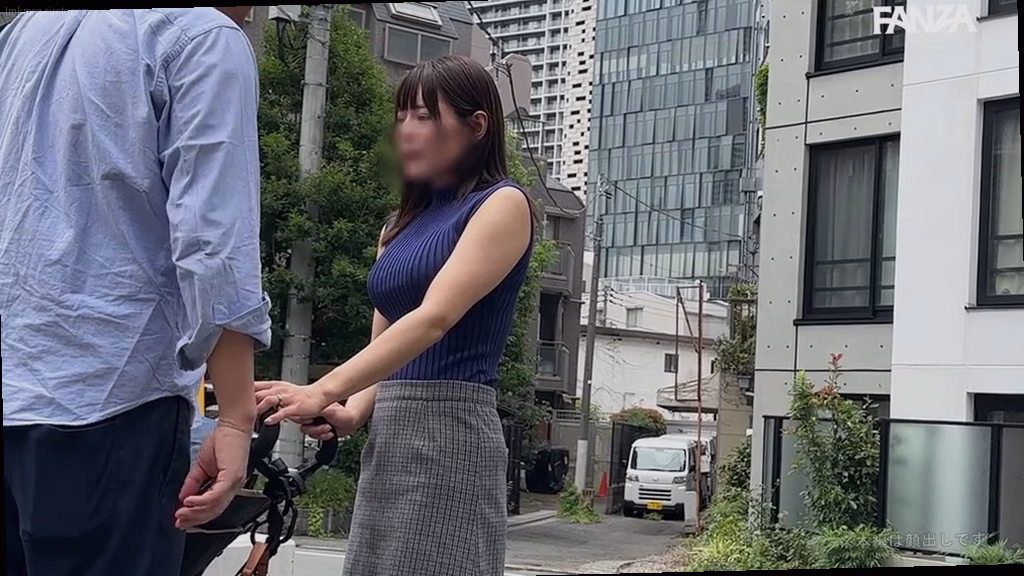 シーン1：ベビーカー押す若妻の日常 0