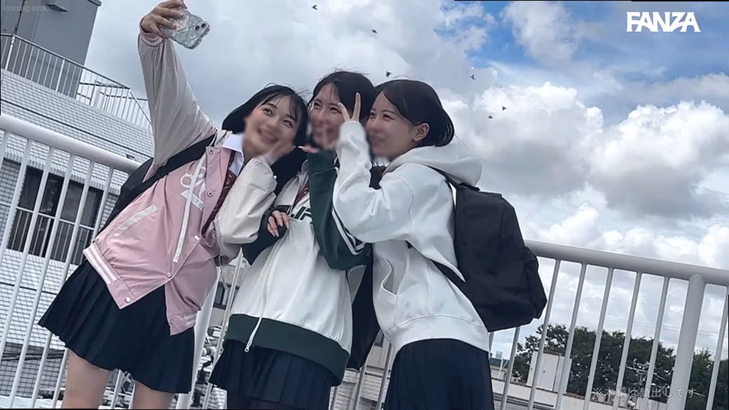 乱交シーン：SNSで集めた神級美少女たちが大暴れ 1