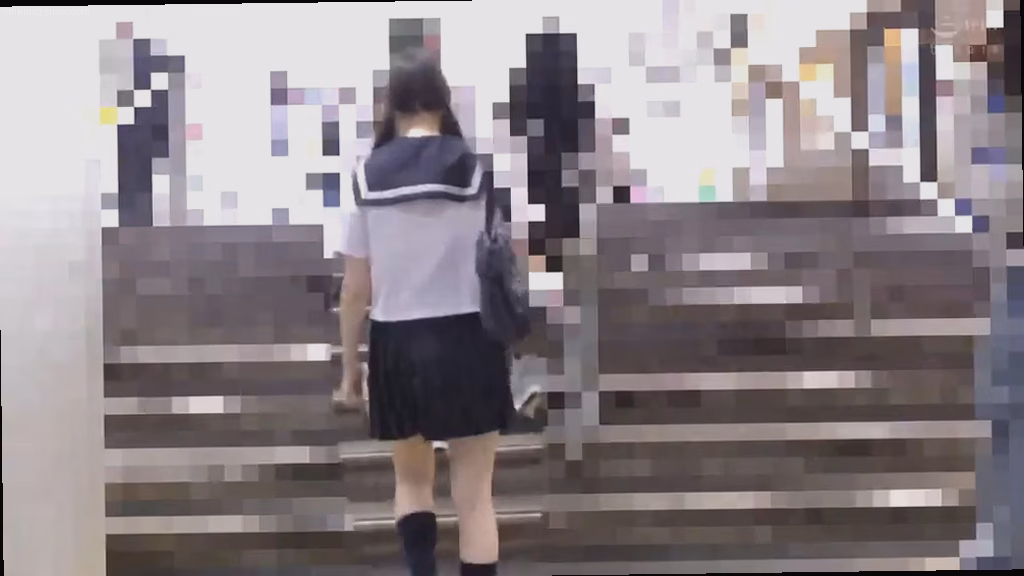 シーン1：電車内での変態行為開始（01:20～03:45） 2